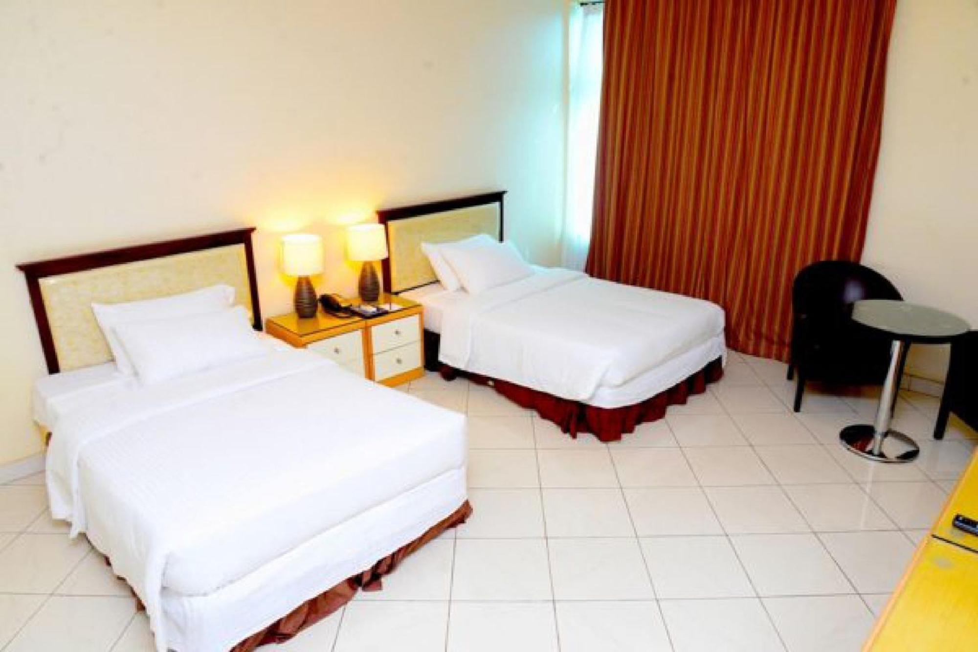 Room In Lodge - Golden Royale Hotel Enugu Dış mekan fotoğraf